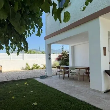 Seaside Vacation Heated Pool Vila *