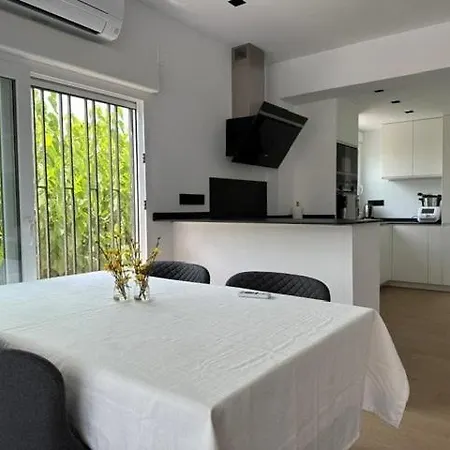 Seaside Vacation Heated Pool Vila *